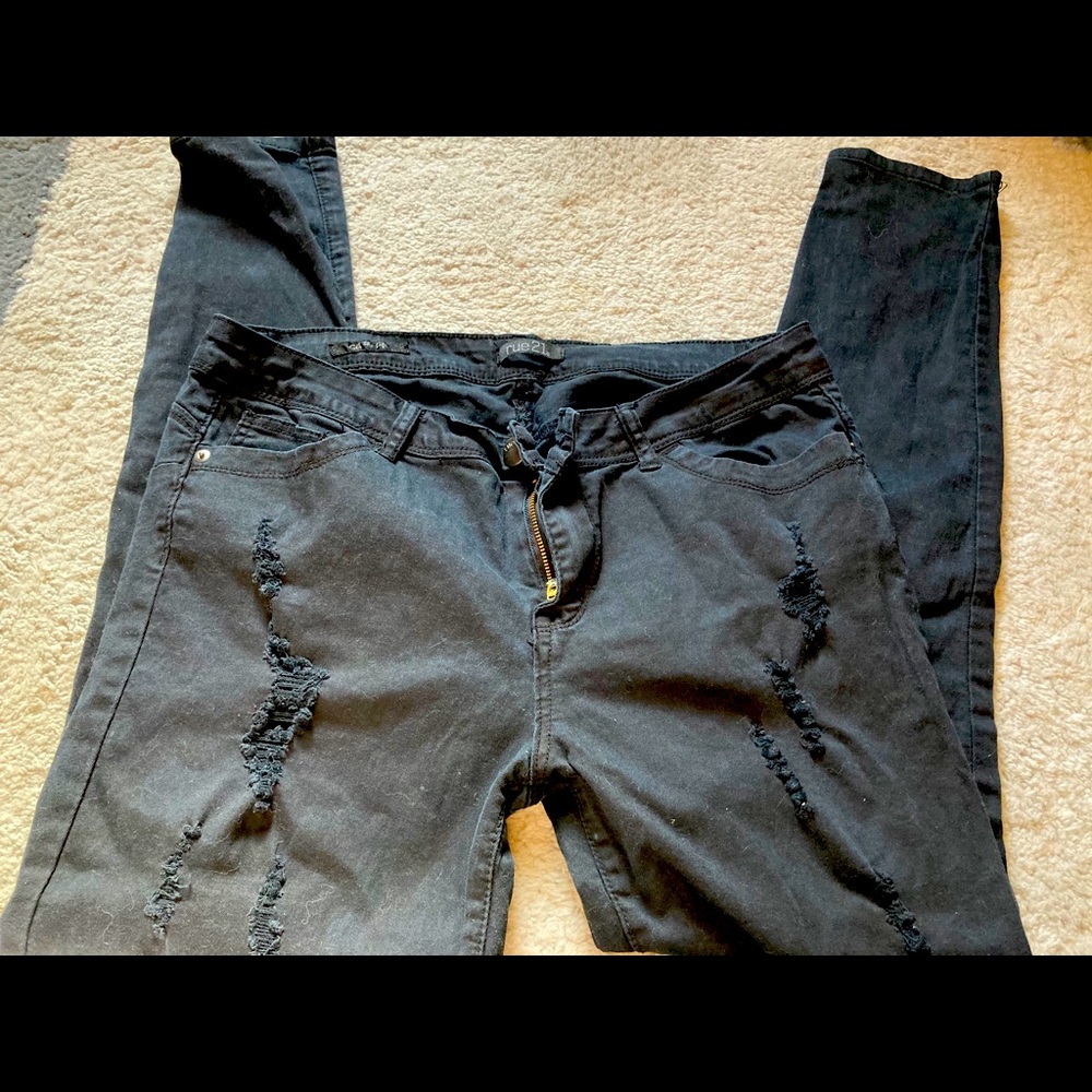 Rue21 skinny ripped jegging pants